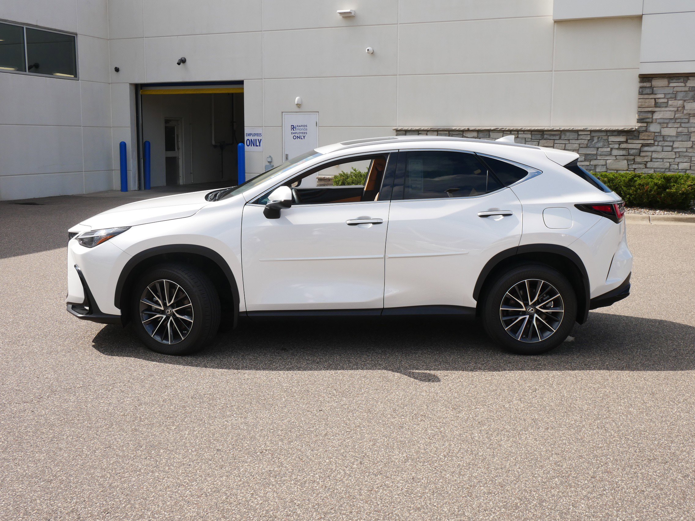 Used 2022 Lexus NX 350 with VIN 2T2AGCEZ9NC004517 for sale in Coon Rapids, Minnesota
