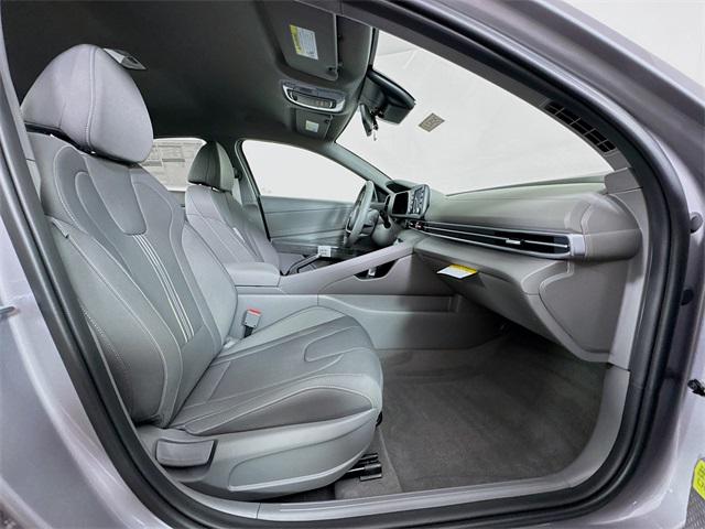 2025 Hyundai Elantra SEL Sport photo 33