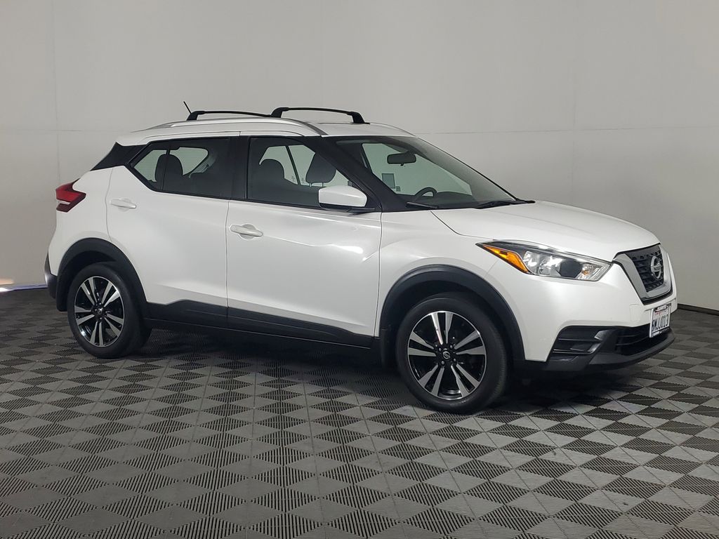 2019 Nissan Kicks SV photo 2