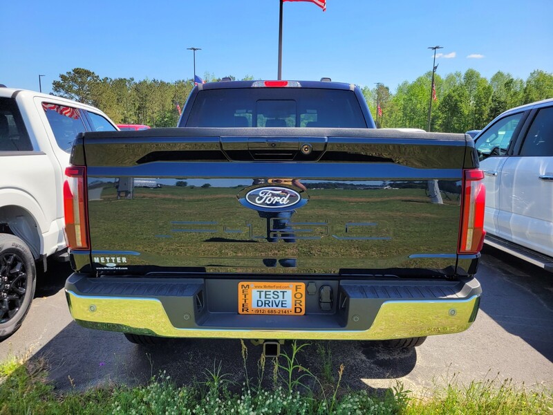 2025 Ford F-150 Lariat photo 10