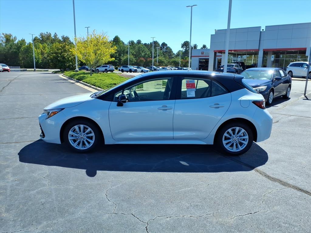 2025 Toyota Corolla SE photo 2
