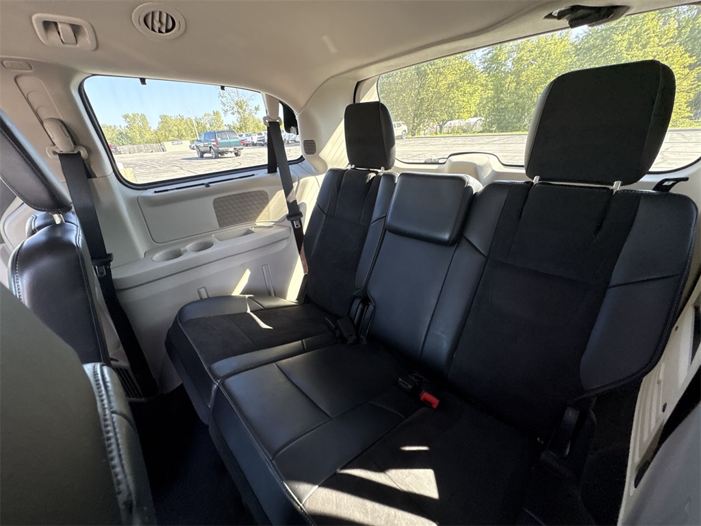 2014 Chrysler Town & Country photo 24