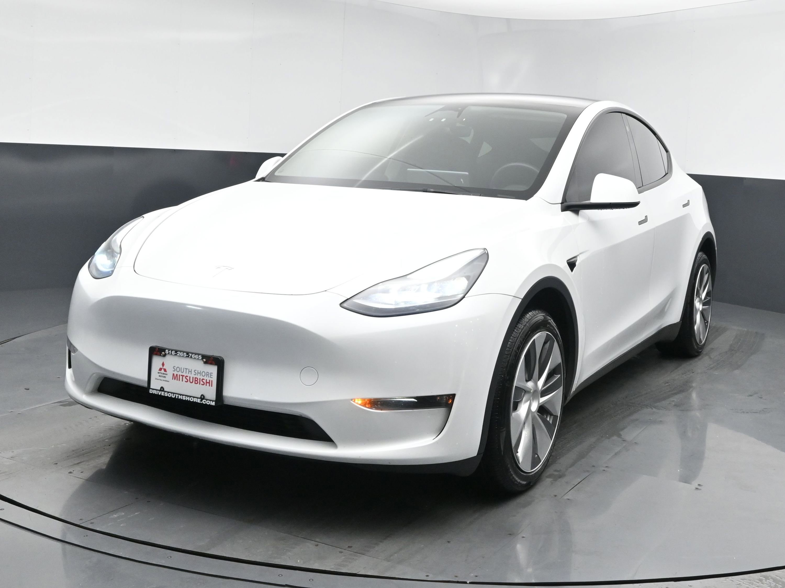 2023 Tesla Model Y Long Range's photo