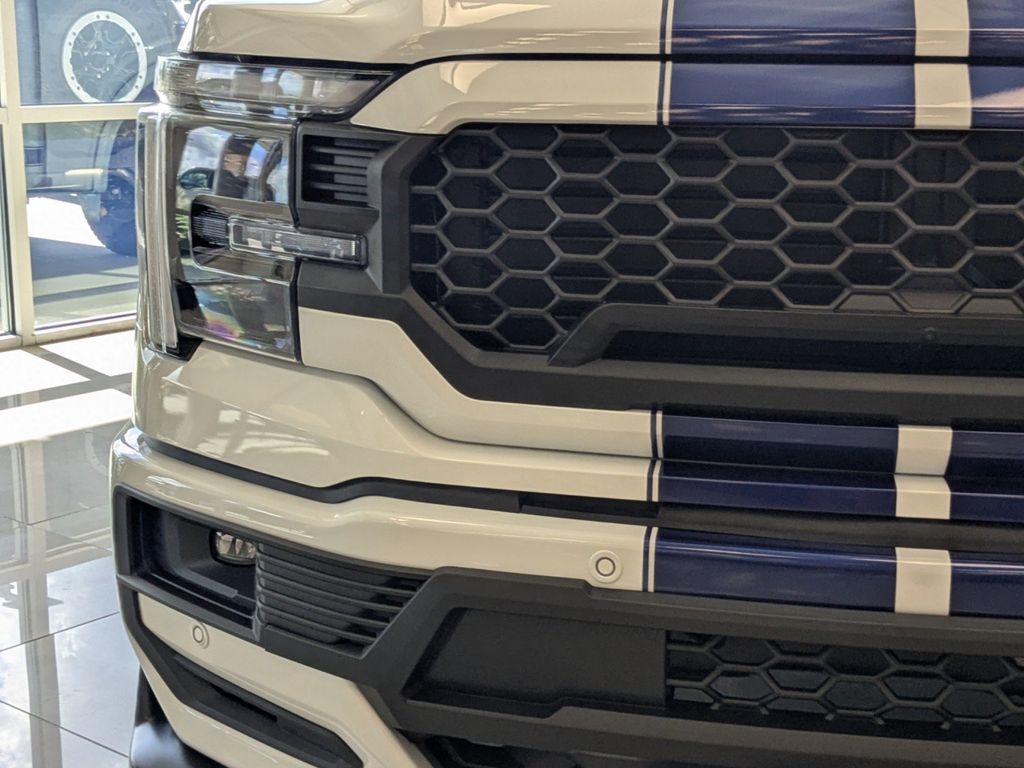 2025 Ford F-150 Lariat photo 7