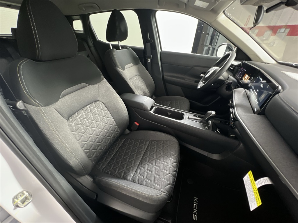 2026 Nissan Kicks SV photo 25