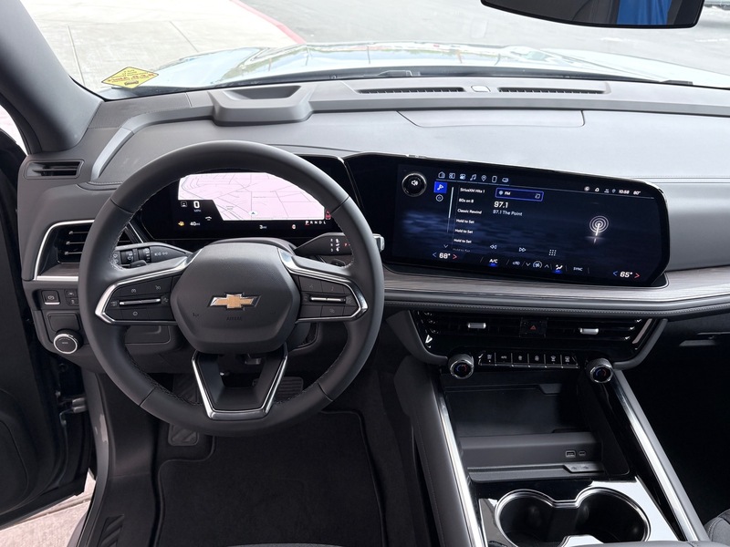 2025 Chevrolet Suburban LS photo 13