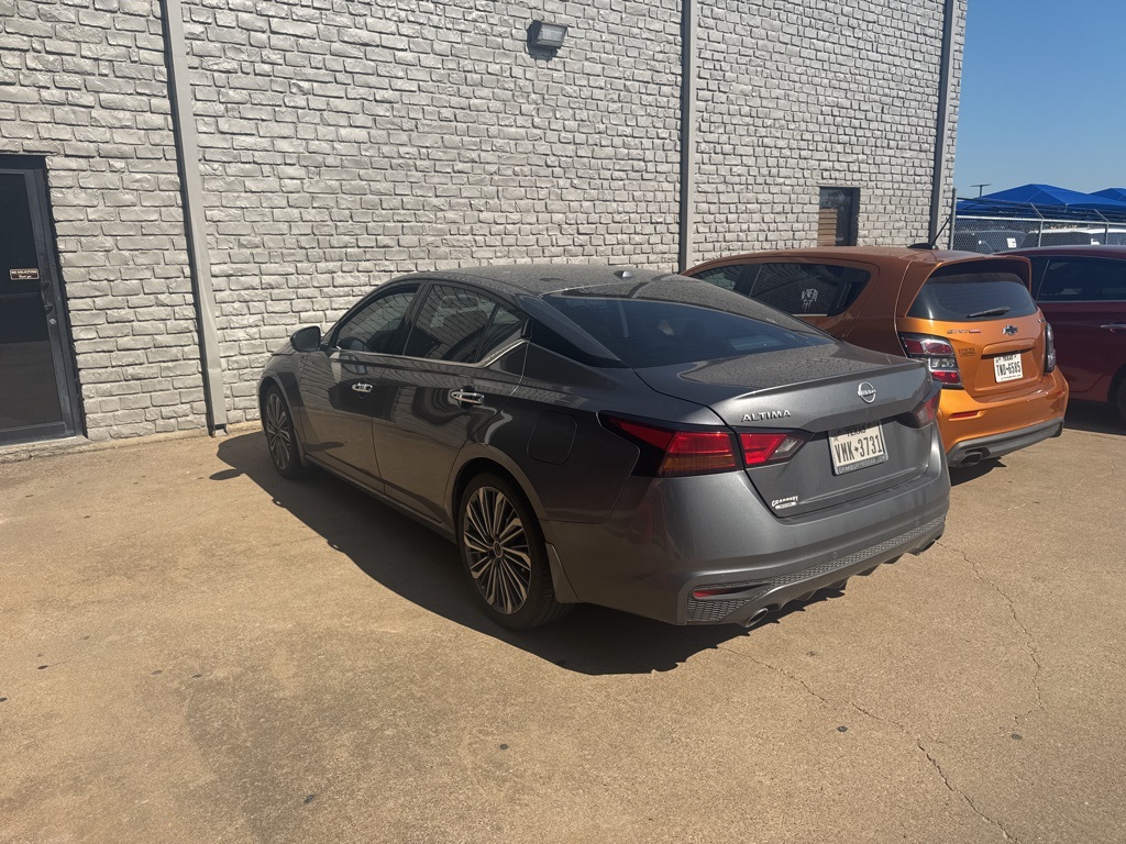 2024 Nissan Altima 2.5 SL photo 2