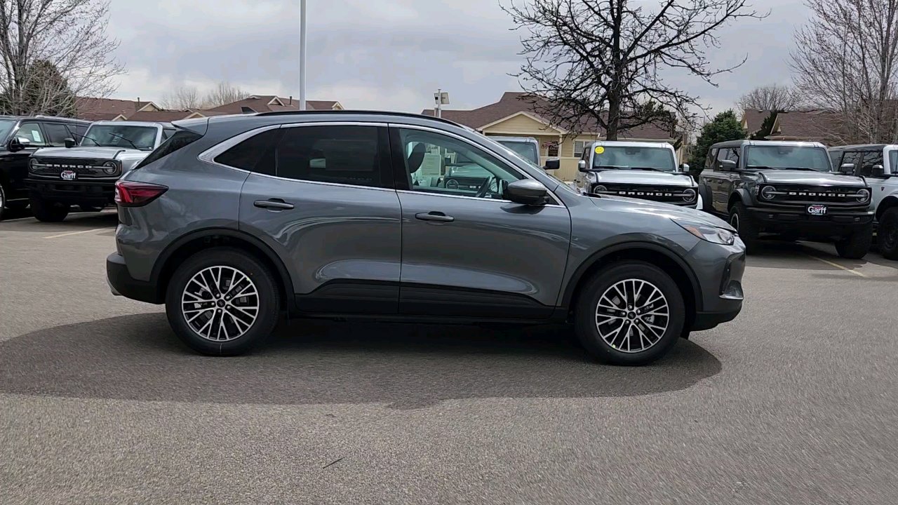 2025 Ford Escape Plug-In Hybrid photo 5