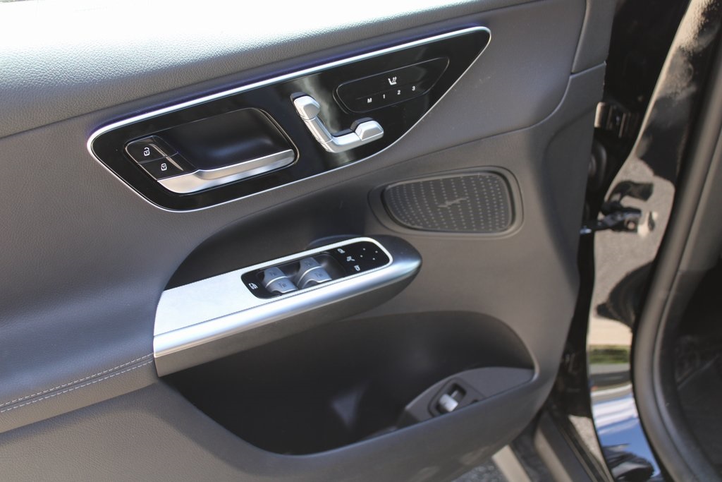 2025 Mercedes Benz GLC 350e 4MATIC photo 18
