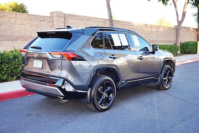 Used 2020  Toyota XSE image 7