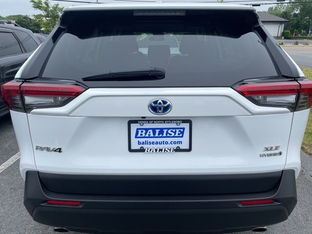 2022 Toyota RAV4 Hybrid XLE photo 4