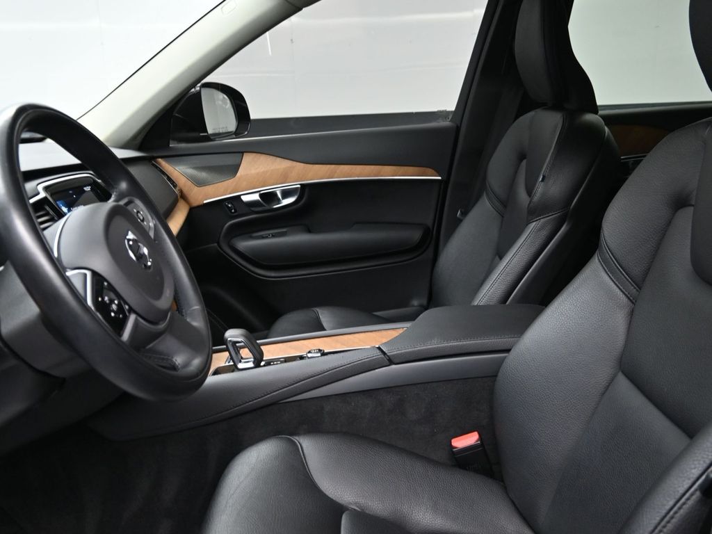 2022 Volvo XC90 T8 Inscription Expression photo 8