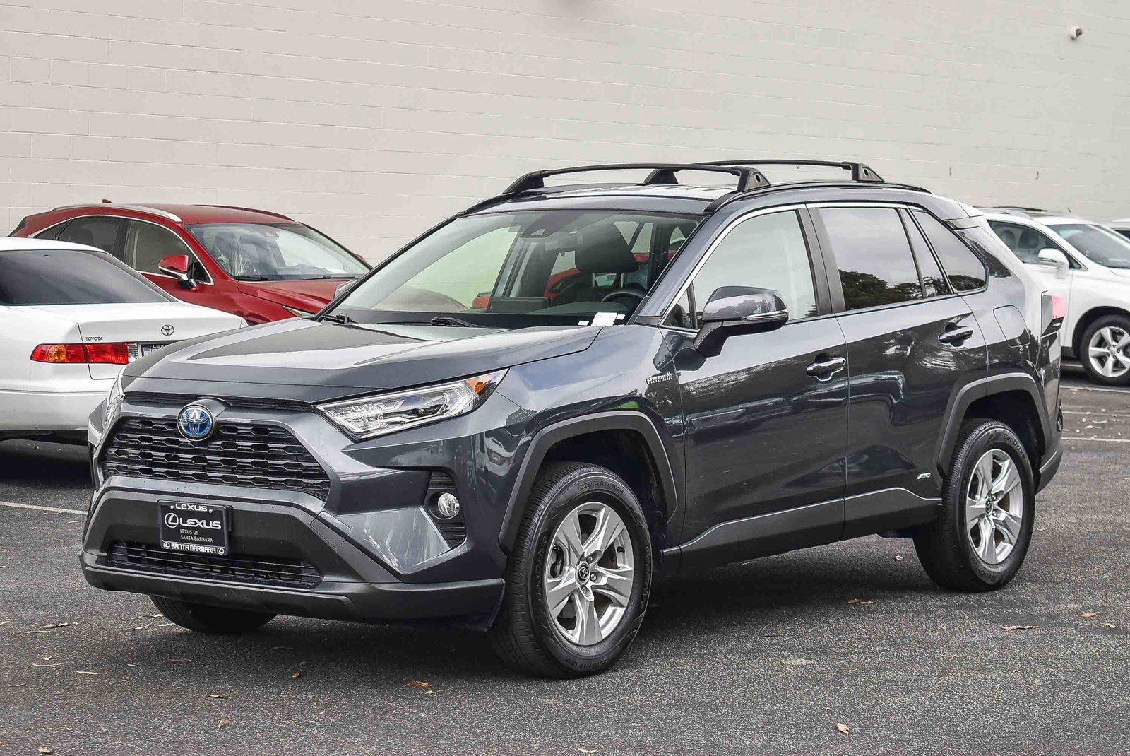 2021 Toyota RAV4 XLE photo 2