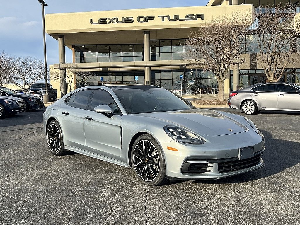 2018 Porsche Panamera 4S's photo