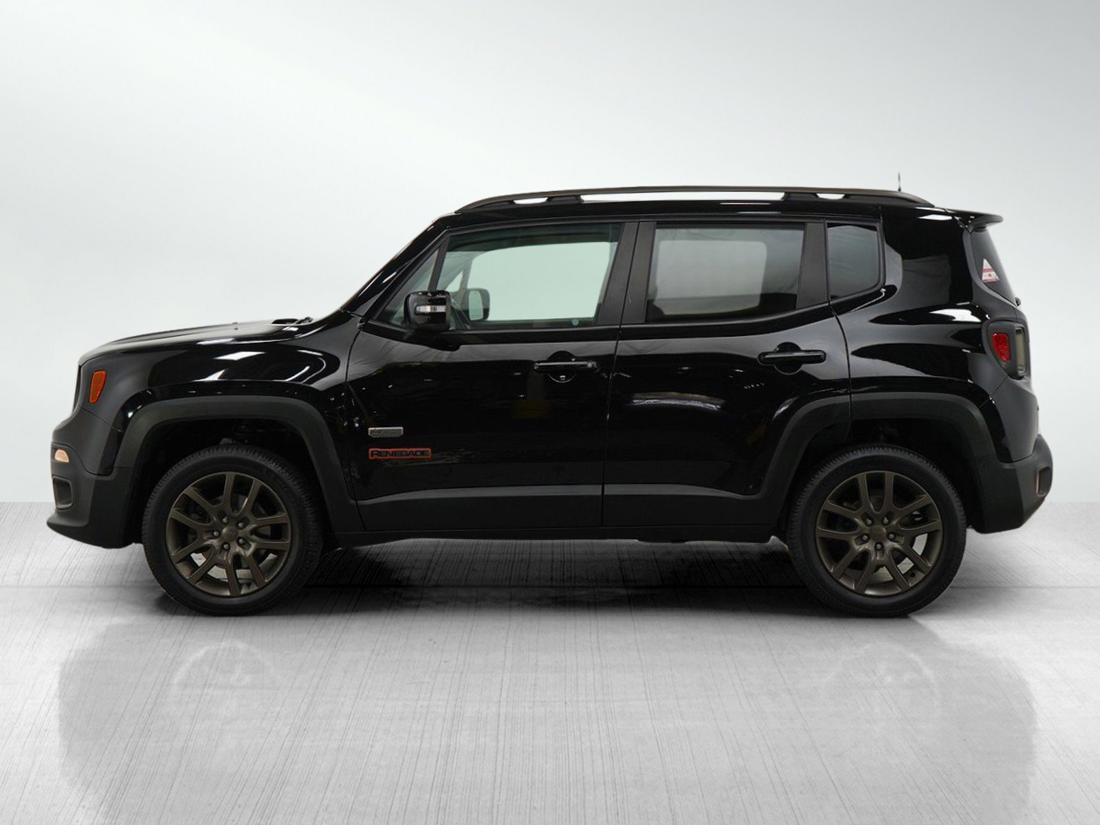 Used 2016 Jeep Renegade Latitude with VIN ZACCJBBT4GPC91622 for sale in Burnsville, Minnesota