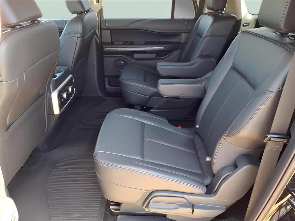 2024 Ford Expedition MAX XLT photo 19