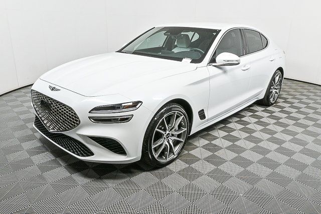2025 Genesis G70 2.5T photo 3