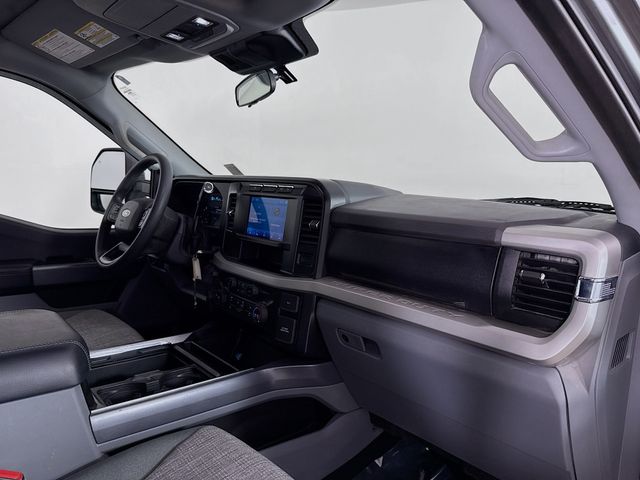2024 Ford F-350 XLT photo 25