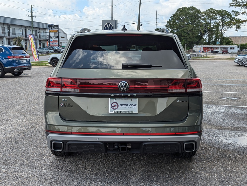 2025 Volkswagen Atlas SE Technology Peak Edition photo 2
