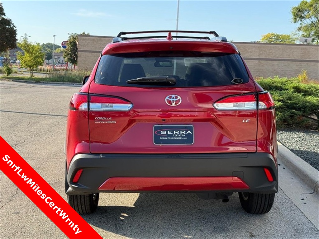 2024 Toyota Corolla Cross LE photo 2