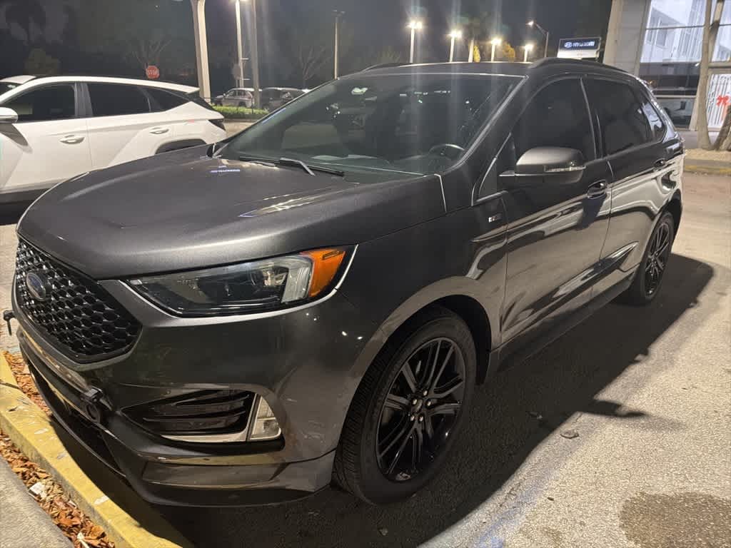 2020 Ford Edge ST Line's photo