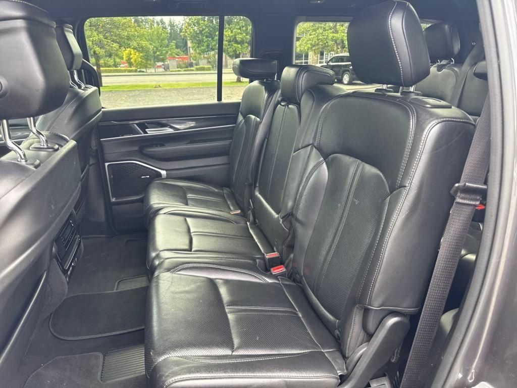 2023 Jeep Wagoneer Base photo 12