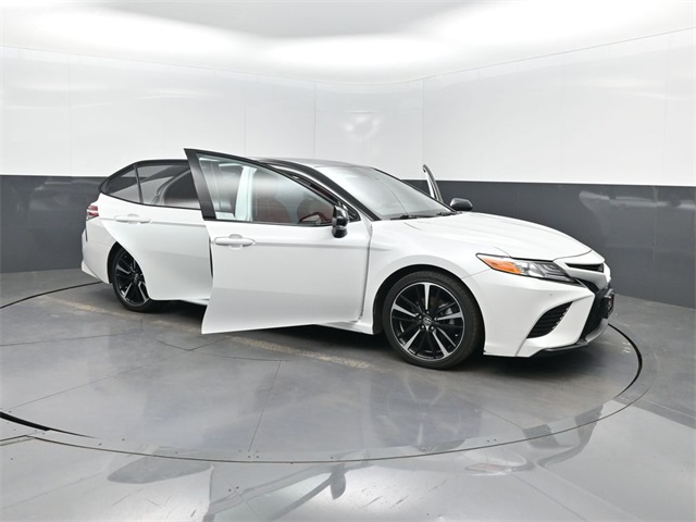 2020 Toyota Camry XSE photo 32