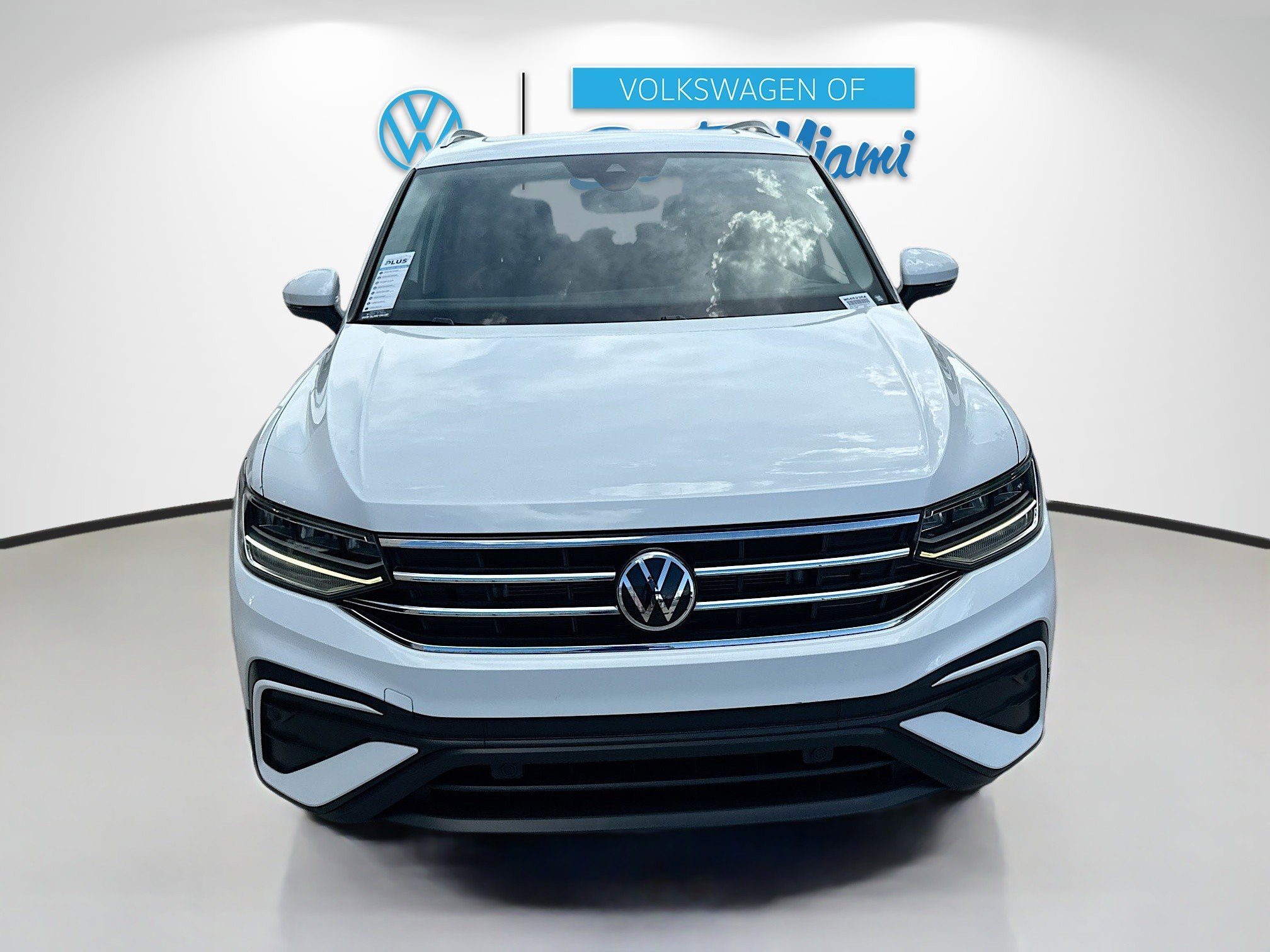 2022 Volkswagen Tiguan SE photo 2