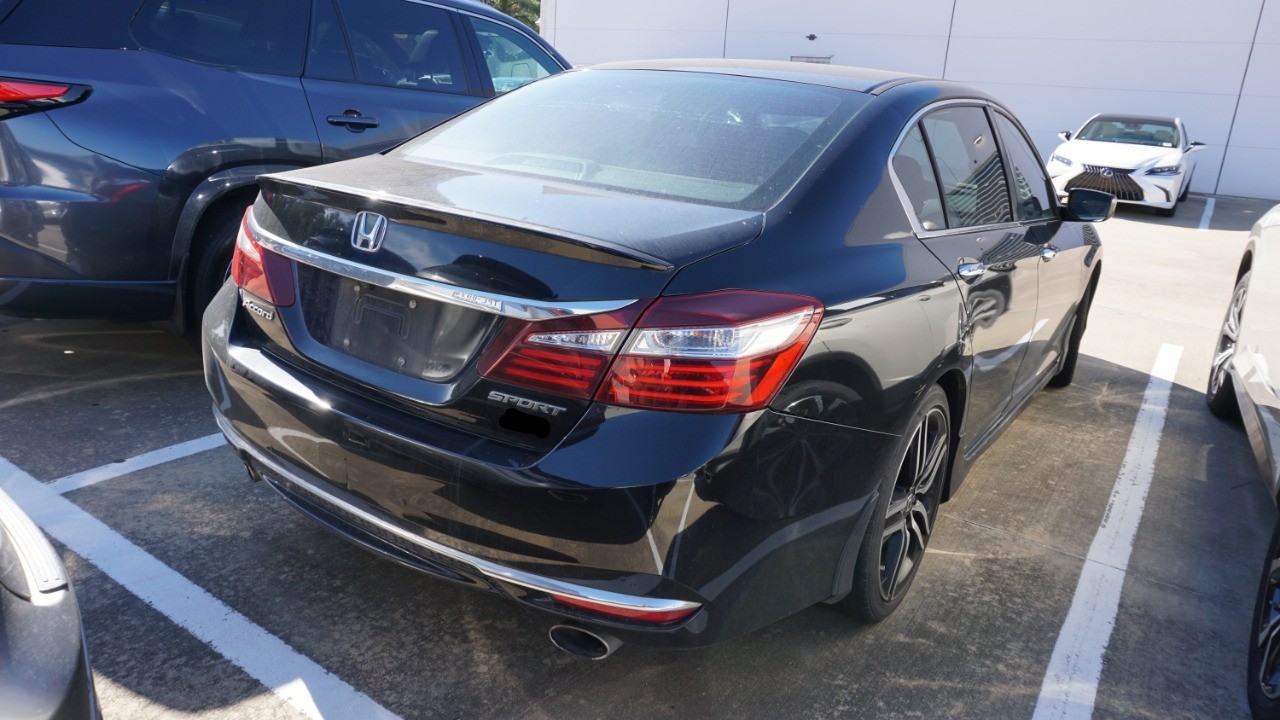 2017 Honda Accord Sport photo 3