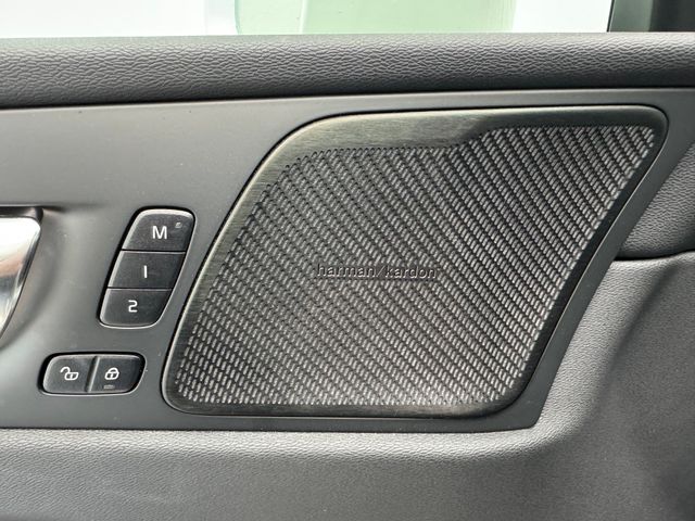 2022 Volvo XC60 B5 Inscription photo 39