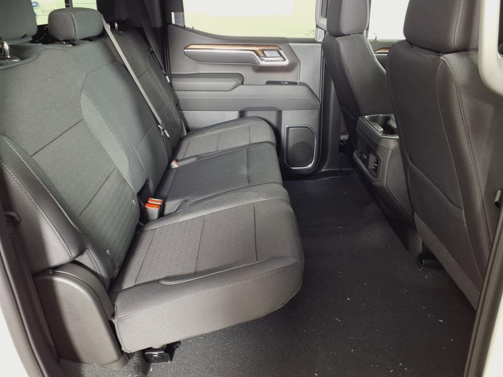 2025 Chevrolet Silverado 1500 LT photo 18