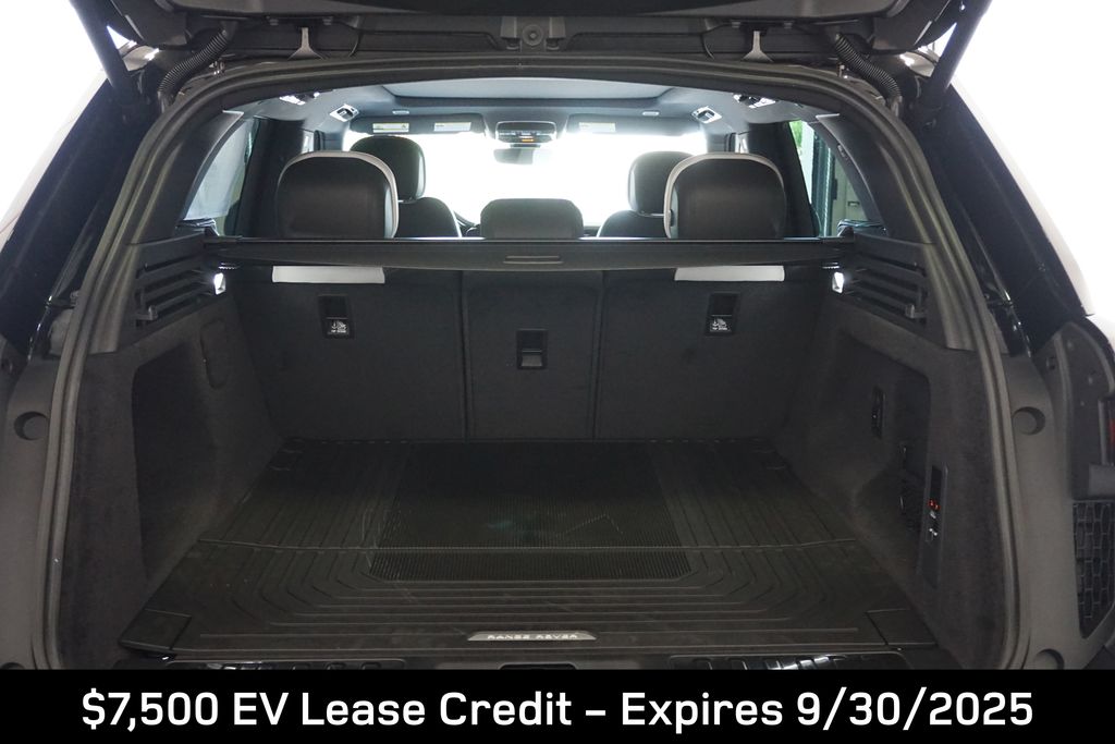 2025 Land Rover Range Rover Sport SE photo 28
