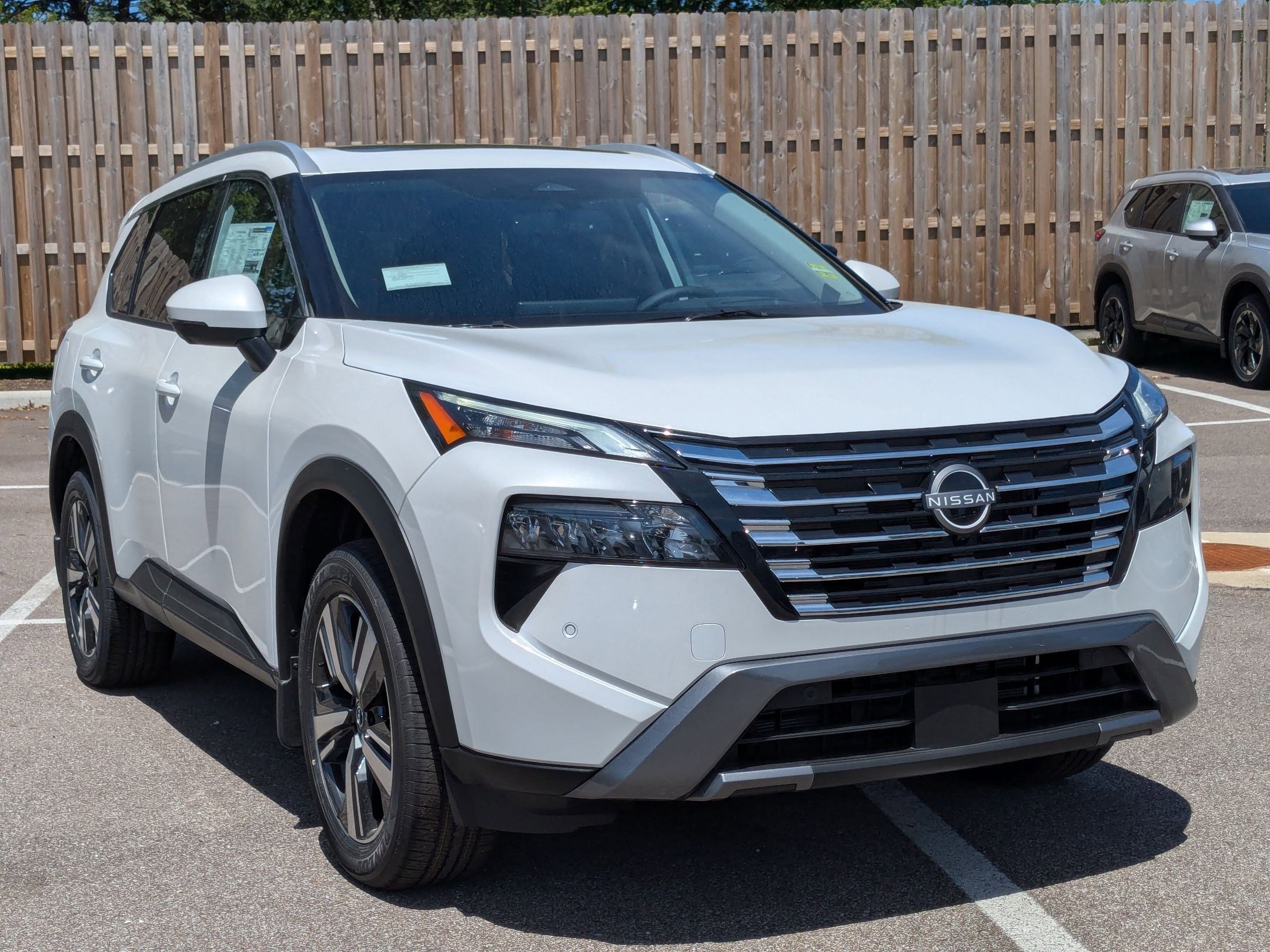 2025 Nissan Rogue SL photo 5