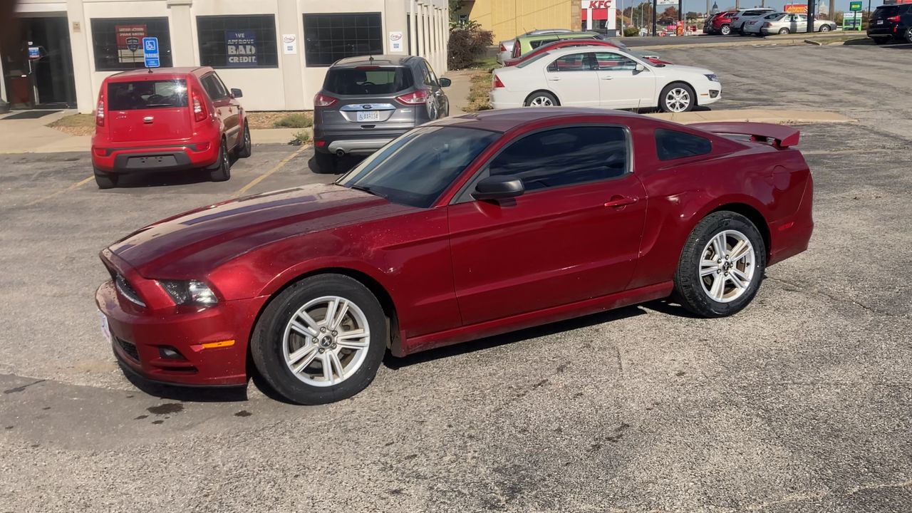 2014 Ford Mustang V6 photo 3