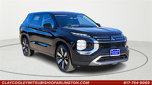 2025 Mitsubishi Outlander SE's photo