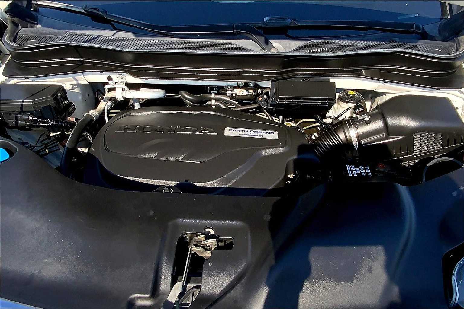 2018 Honda Pilot Touring photo 31