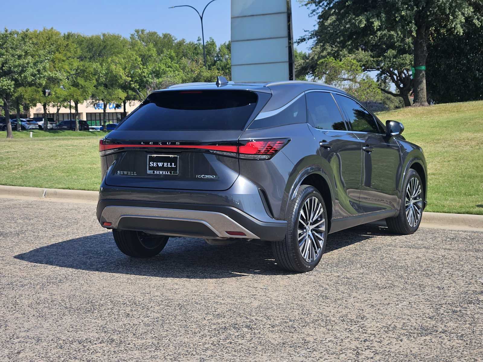2024 Lexus RX 350 Premium photo 4