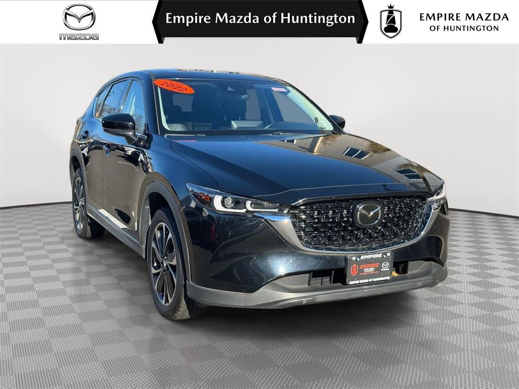 2022 Mazda CX-5 S Premium package's photo