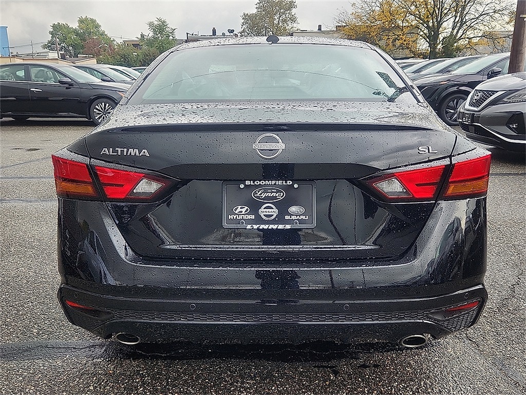 2025 Nissan Altima SL photo 6