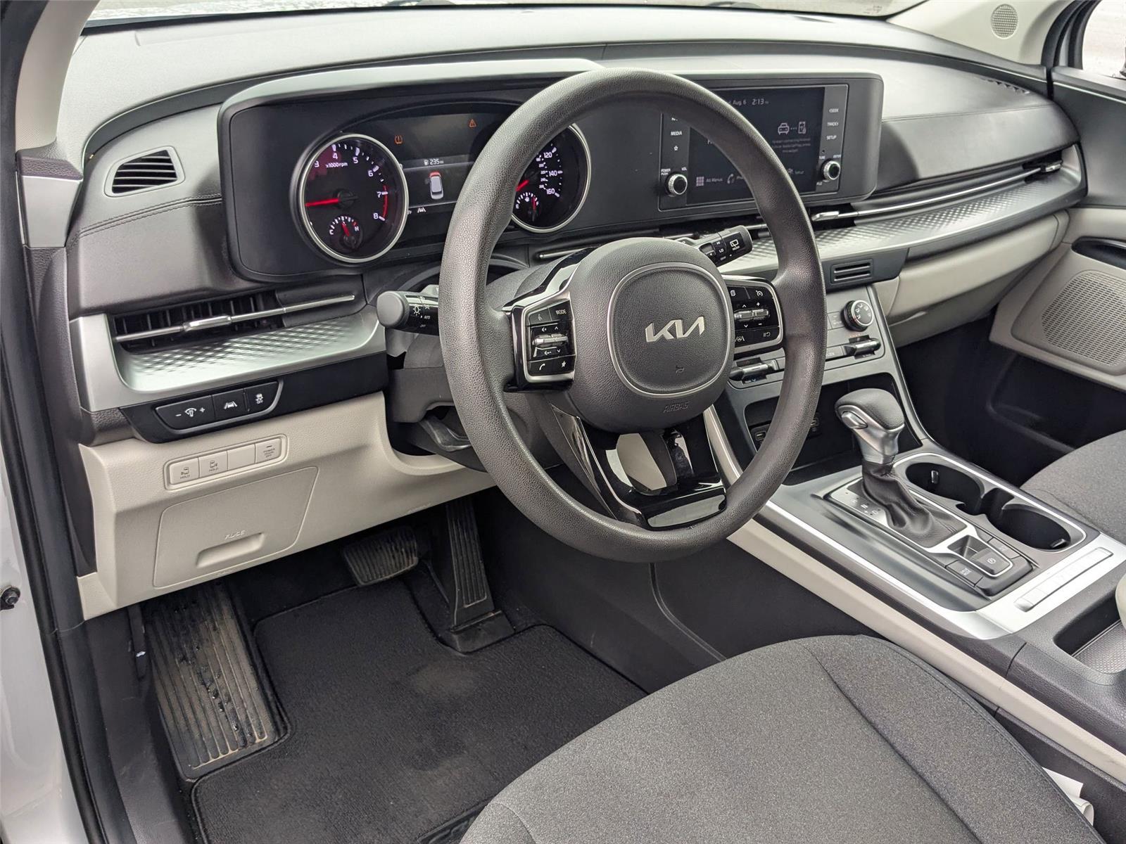 2022 Kia Carnival LX photo 15