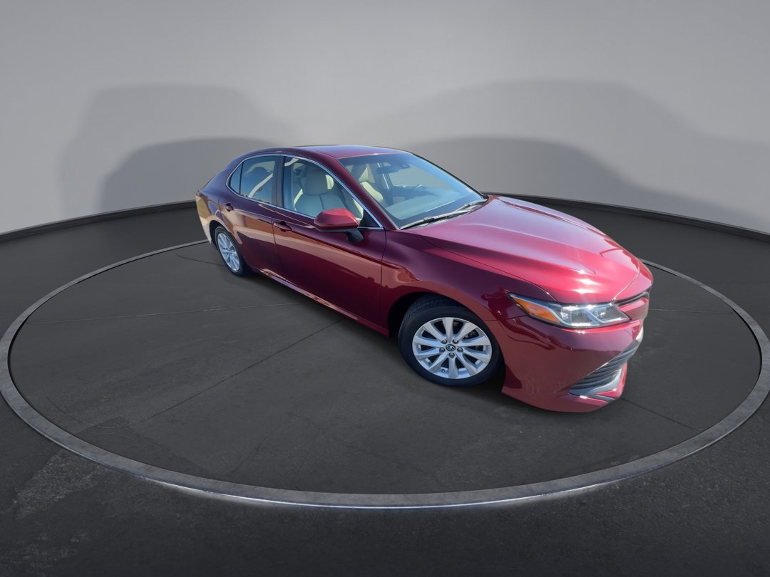 2018 Toyota Camry LE photo 2