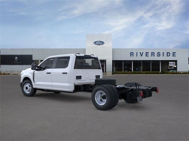 2025 Ford F-350 XL photo 2