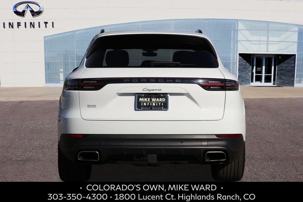 2023 Porsche Cayenne Platinum Edition photo 4