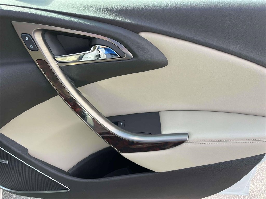 2016 Buick Verano Leather photo 18