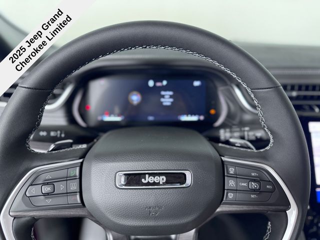 2025 Jeep Grand Cherokee Limited photo 33