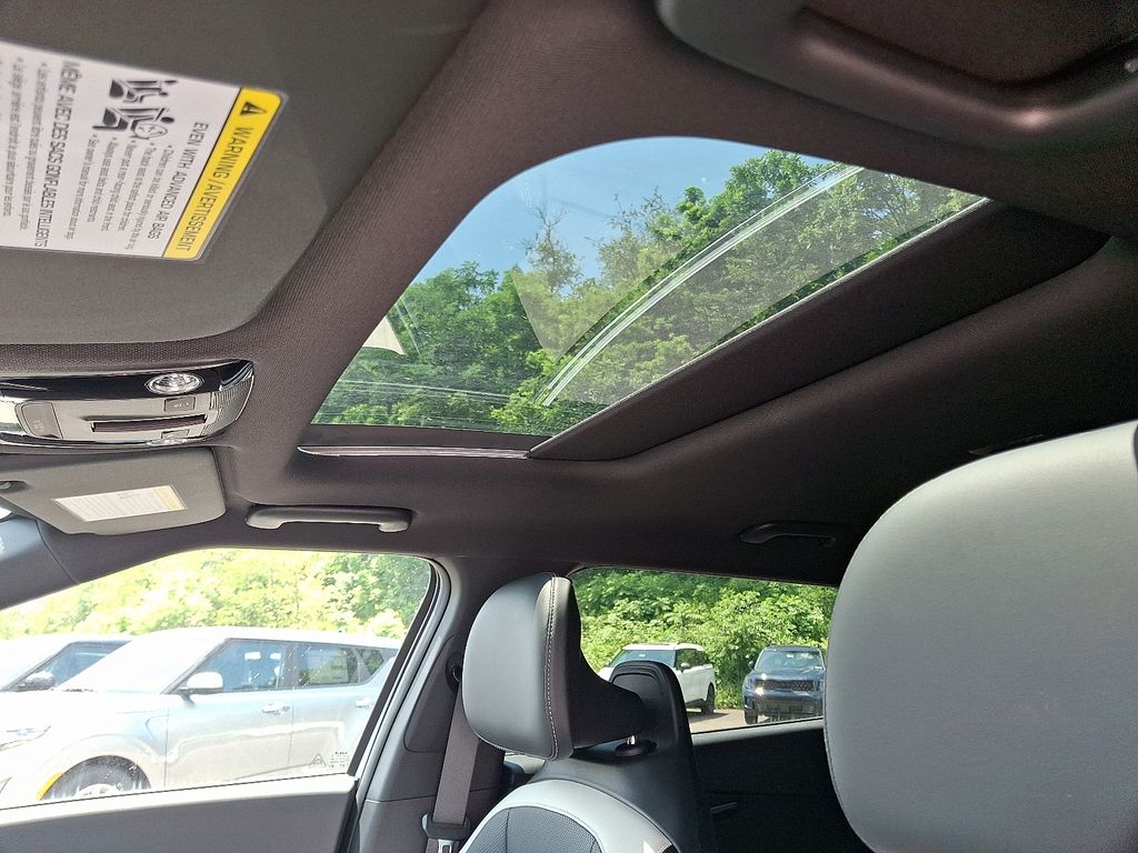 2025 Kia EV6 GT-Line photo 13