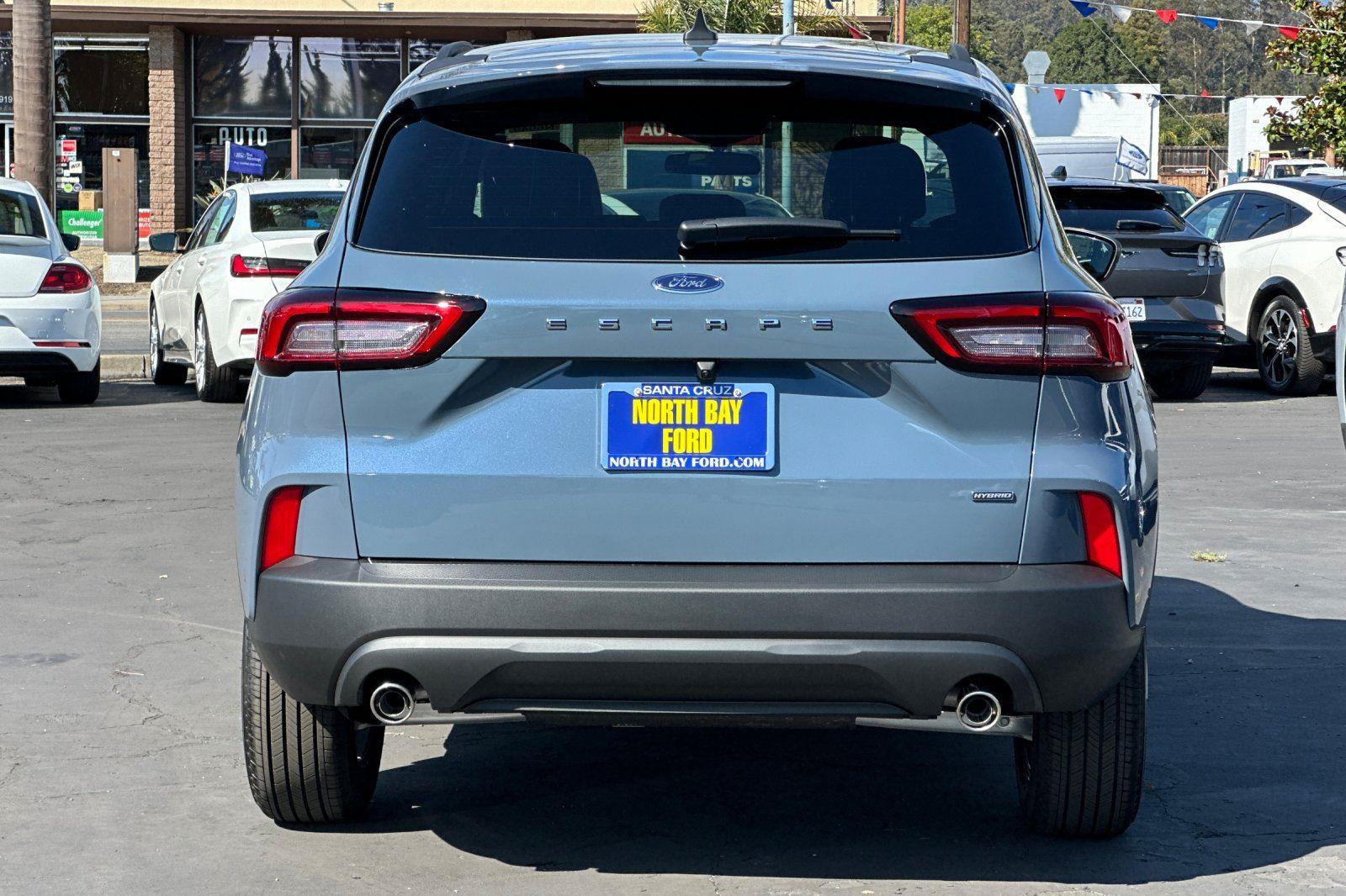 2025 Ford Escape ST-Line photo 3