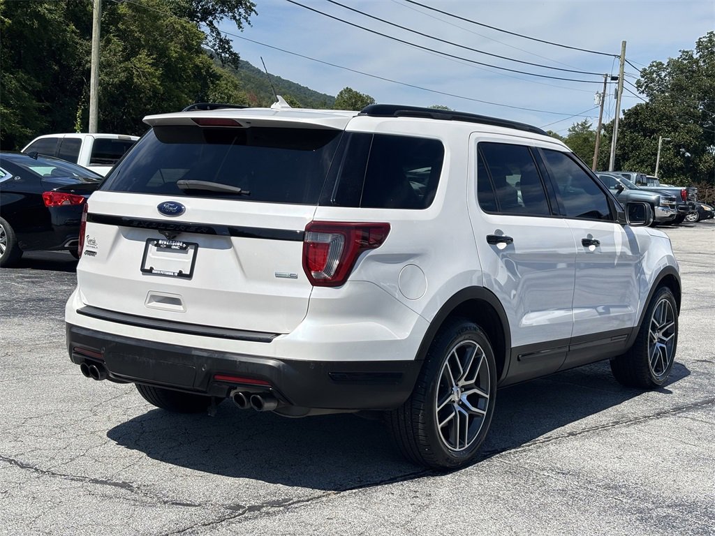 2018 Ford Explorer Sport photo 6