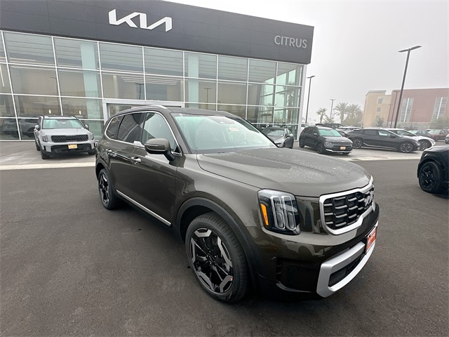 2025 Kia Telluride S's photo