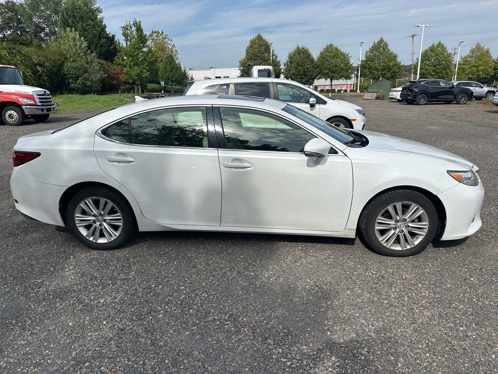2014 Lexus ES 350 photo 2
